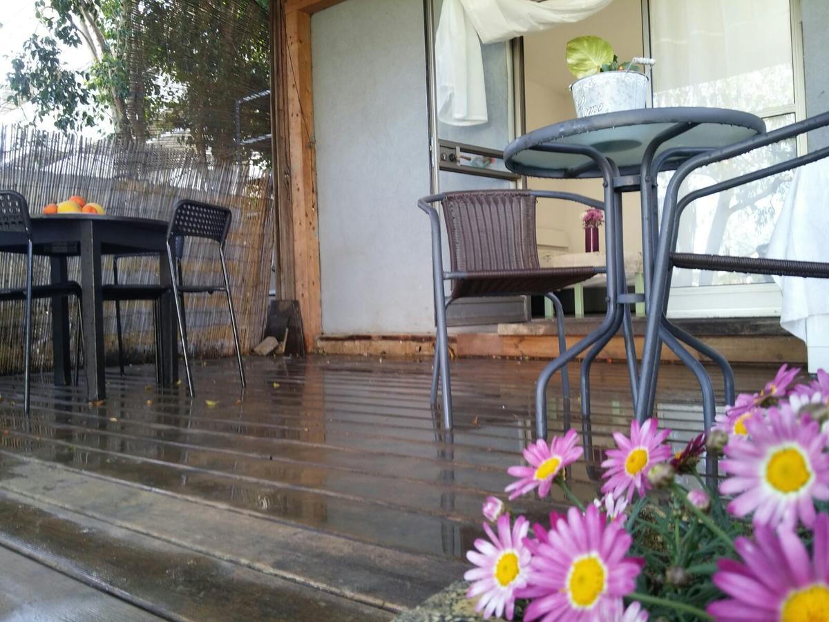 A Pastoral B & B Giv'at Ada Bagian luar foto